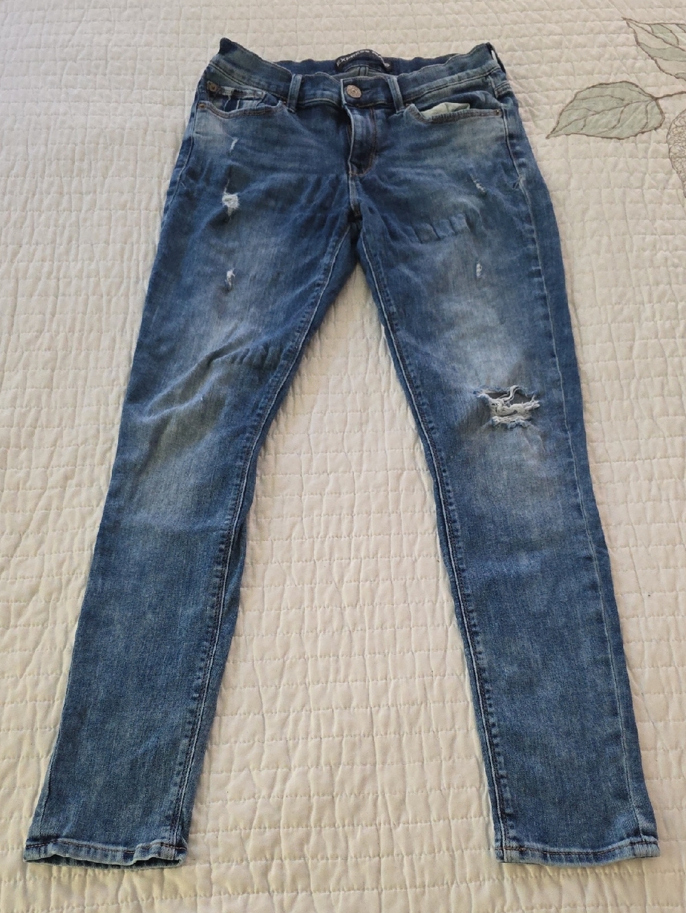 Express Women's Blue Skinny Distressed Jeans